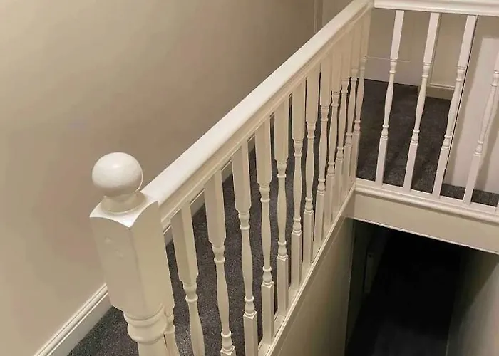 Ensuite Room, Hotel Standard. Close To Crewe Train Station