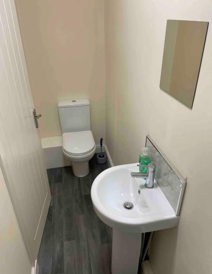 Ensuite Room, Standard. Close To Train Station * Crewe